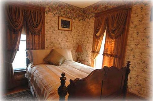 The Lion And The Rose Bed & Breakfast Whitefield Εξωτερικό φωτογραφία