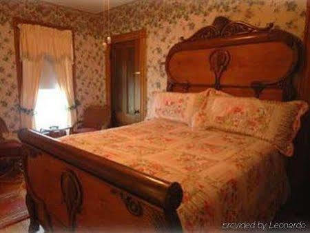 The Lion And The Rose Bed & Breakfast Whitefield Δωμάτιο φωτογραφία